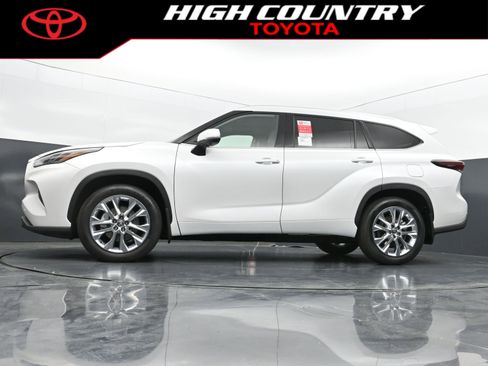 New 2026 Toyota Highlander Limited AWD/4WD image 36