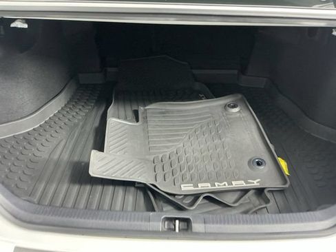 Used 2020 Toyota Camry SE FWD image 22