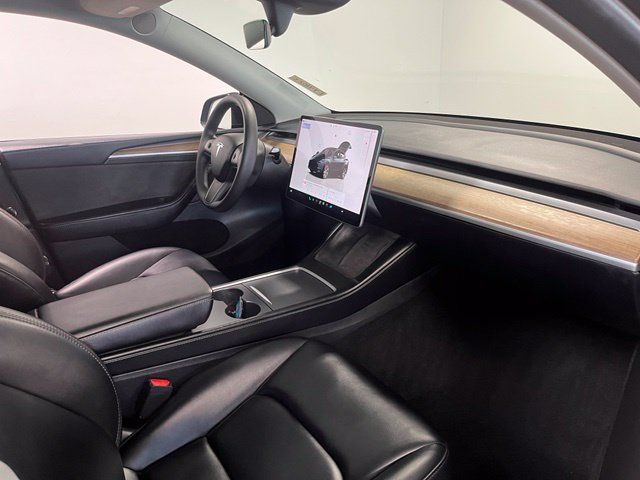 Used 2024 Tesla Model Y Long Range AWD/4WD image 11