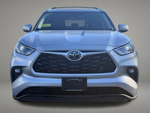 Used 2022 Toyota Highlander XLE image 8
