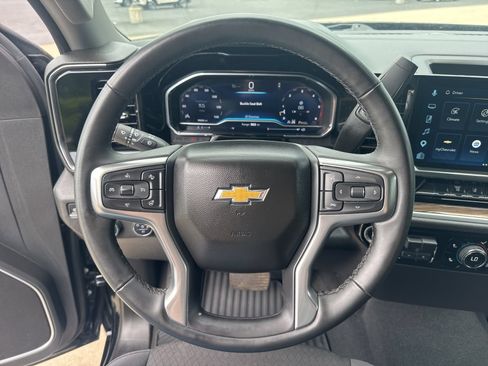 Used 2025 Chevrolet Silverado 2500 LT w/ Convenience Package AWD/4WD image 22