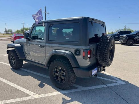 Used 2022 Jeep Wrangler Sport AWD/4WD image 4