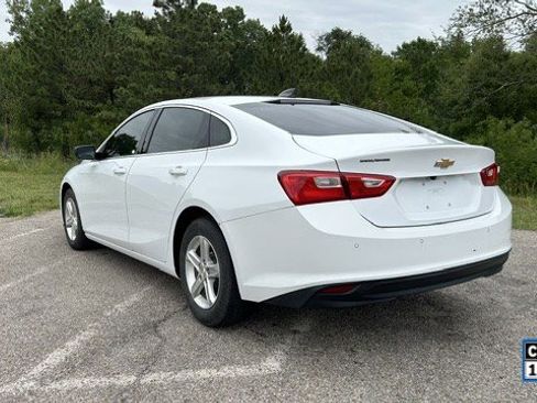 Used 2021 Chevrolet Malibu LS FWD image 2