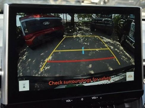 Used 2026 Toyota Corolla Cross XLE w/ Convenience Package FWD image 28