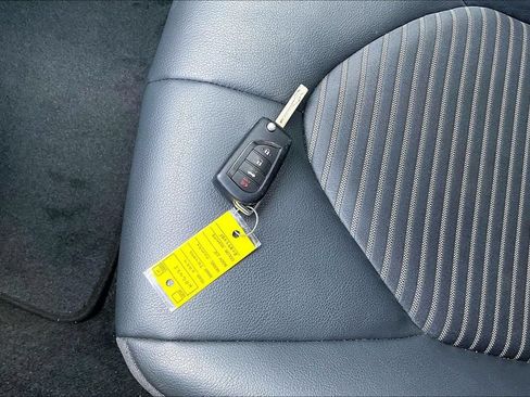 Used 2024 Toyota Camry SE FWD image 11