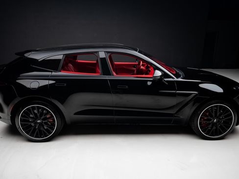 Used 2022 Aston Martin DBX AWD/4WD image 35