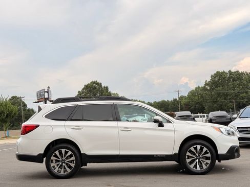 Used 2017 Subaru Outback 2.5i Limited AWD/4WD image 6