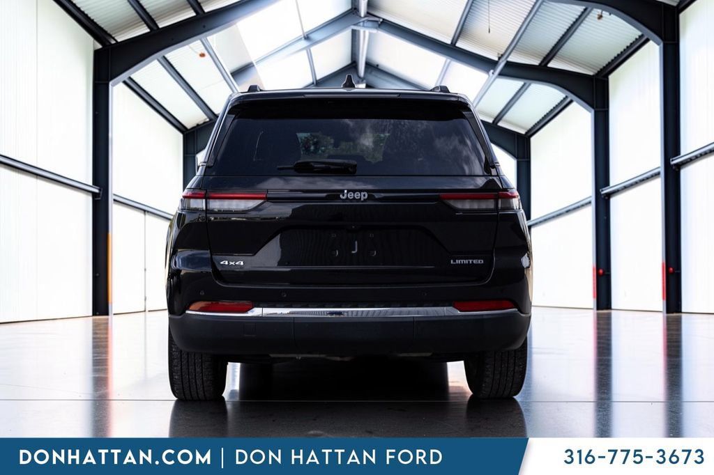 Used 2023 Jeep Grand Cherokee Limited w/ Trailer Tow Prep Group (B) AWD/4WD image 27