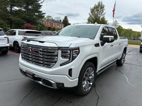 Used 2023 GMC Sierra 1500 Denali w/ Denali Reserve Package AWD/4WD image 3
