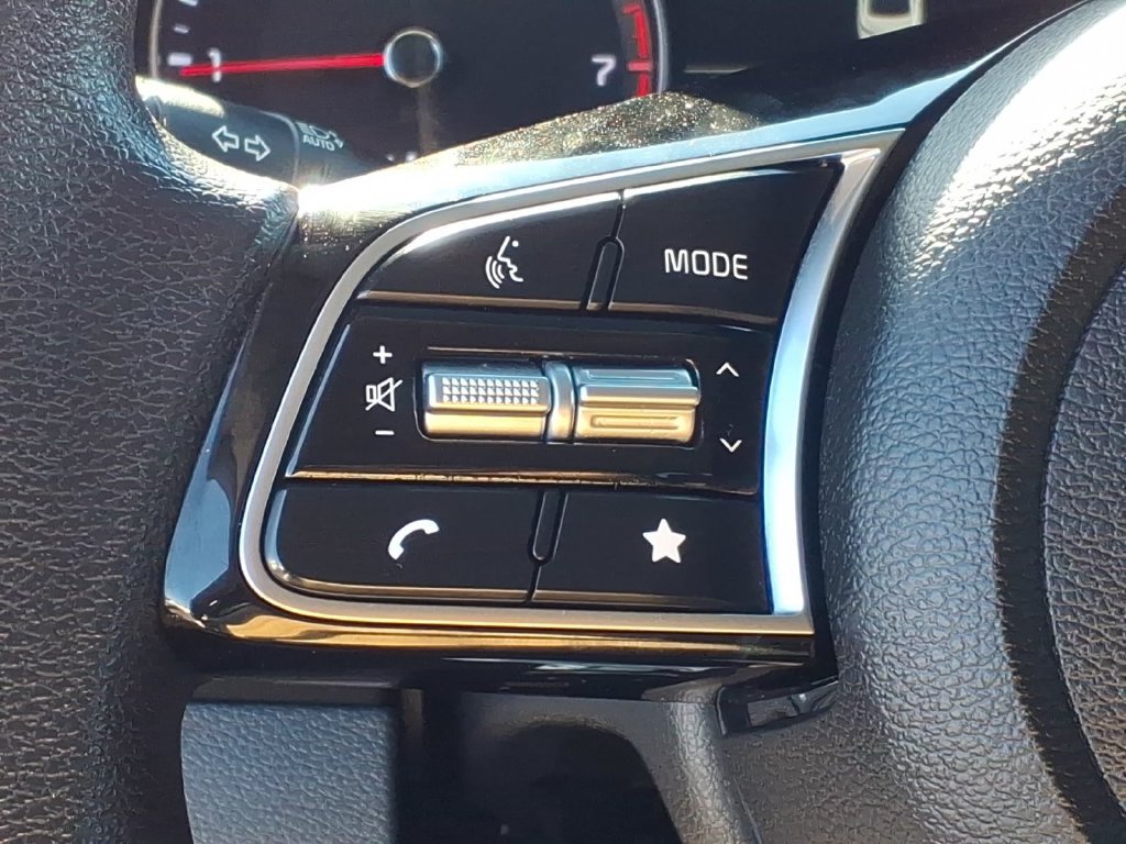 Used 2024 Kia Forte LXS w/ LXS Technology Package FWD image 12
