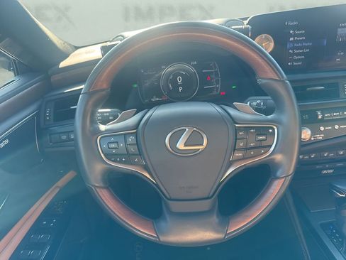 Used 2022 Lexus ES 300h Ultra Luxury image 15