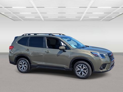 Certified 2024 Subaru Forester Premium AWD/4WD image 7