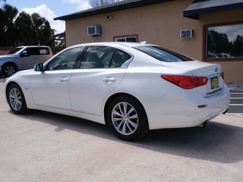 Used 2017 INFINITI Q50 3.0t Premium w/ Cargo Package (L95) RWD image 7