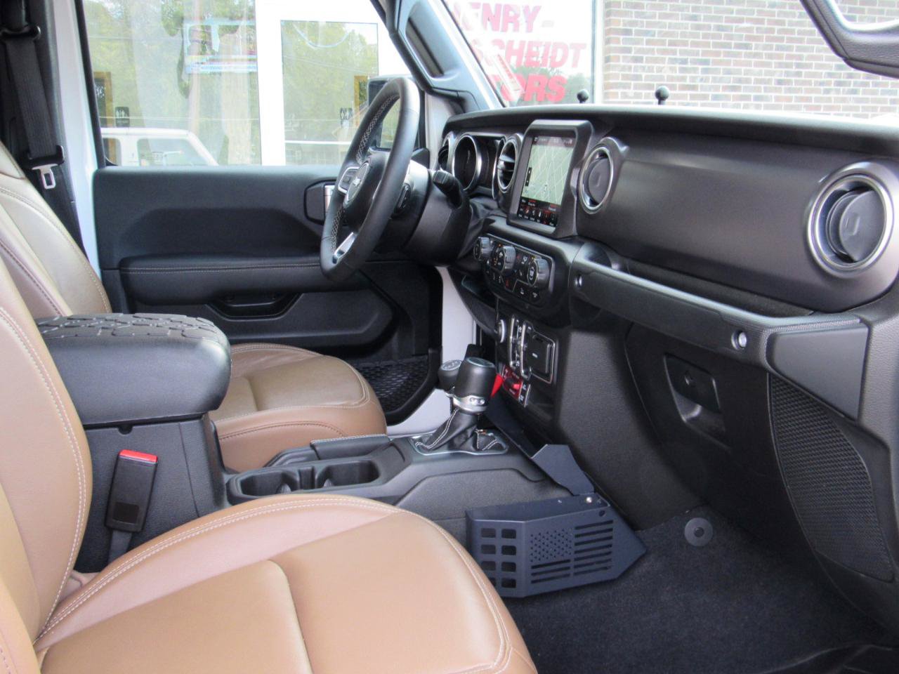 Used 2023 Jeep Gladiator Rubicon w/ Cold Weather Group AWD/4WD image 36