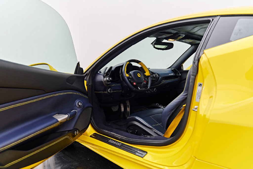 Used 2017 Ferrari 488 GTB RWD image 42