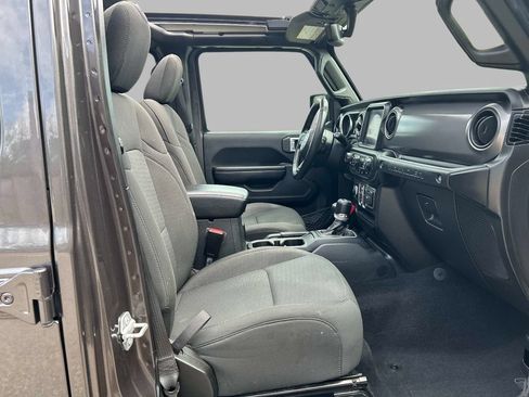 Used 2021 Jeep Wrangler Unlimited Sport w/ Sun And Sound Package AWD/4WD image 18