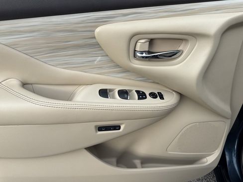 Used 2017 Nissan Murano Platinum w/ Platinum Technology Package image 17