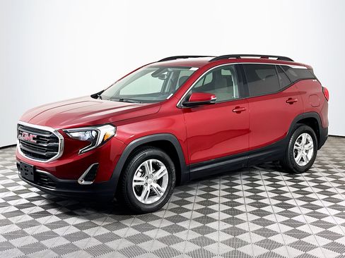 Used 2019 GMC Terrain SLE w/ Driver Convenience Package FWD image 4