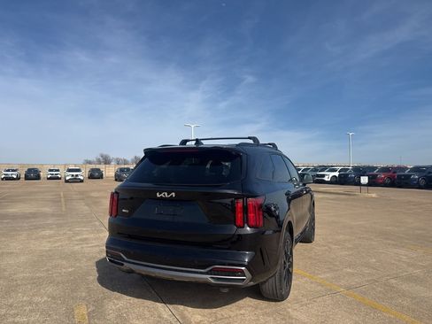 Used 2022 Kia Sorento SX image 24