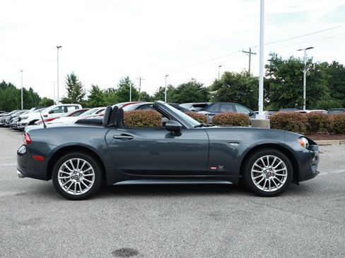 Used 2017 FIAT 124 Spider Classica RWD image 4