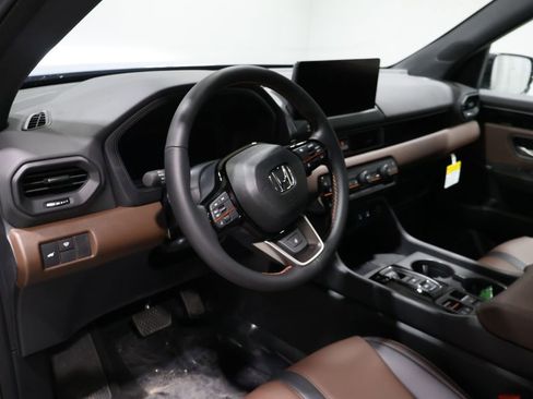 New 2026 Honda Pilot TrailSport image 21