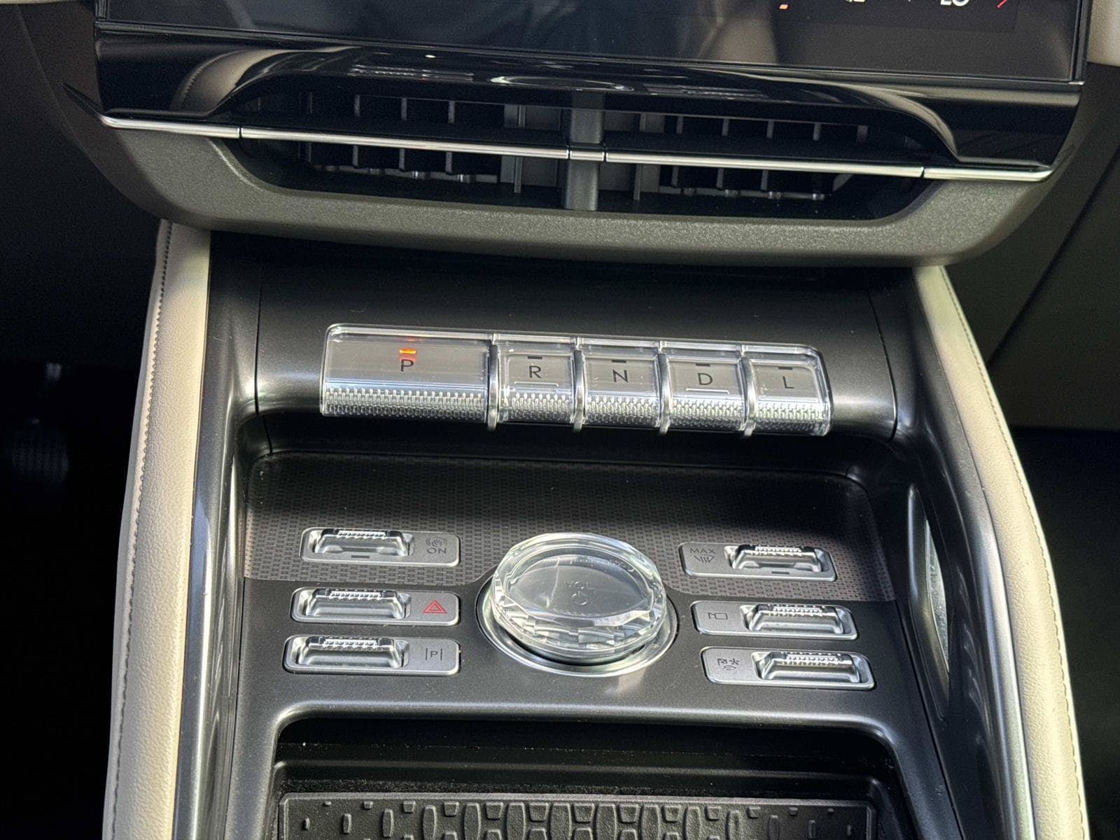 Used 2024 Lincoln Nautilus Premier AWD/4WD image 24