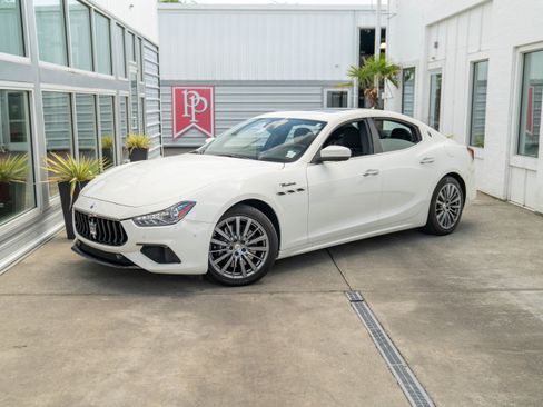 Used 2022 Maserati Ghibli Modena image 2