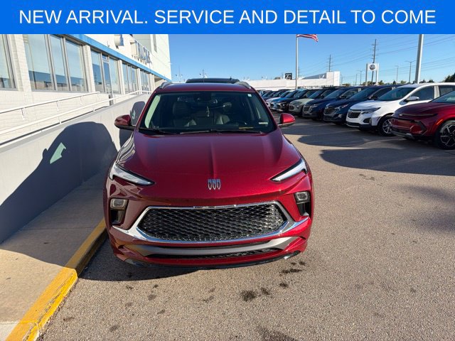 Used 2024 Buick Encore GX Avenir w/ Avenir Convenience Package FWD image 4