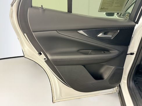 Used 2024 Chevrolet Blazer EV LT image 27