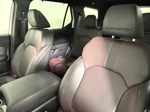 Used 2025 Honda Pilot Black Edition image 31