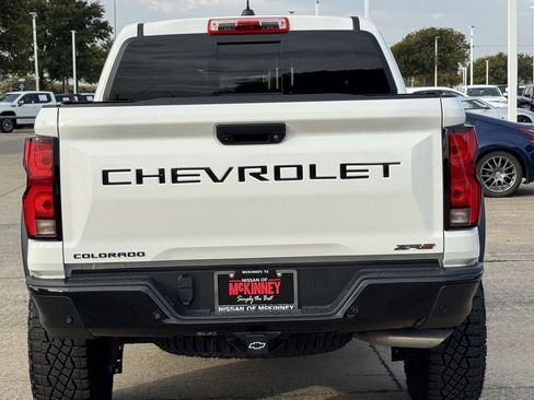Used 2025 Chevrolet Colorado ZR2 w/ Technology Package AWD/4WD image 5