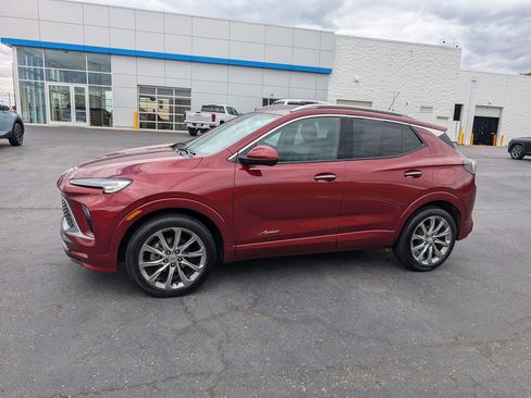 Used 2024 Buick Encore GX Avenir w/ Avenir Convenience Package FWD image 4