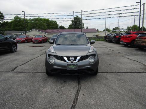 Used 2016 Nissan Juke S AWD/4WD image 2