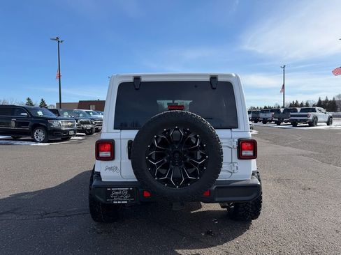 Used 2021 Jeep Wrangler Unlimited Sahara AWD/4WD image 5