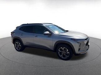 Used 2025 Chevrolet Trax LT FWD video 2