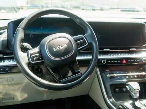 Used 2024 Kia Carnival SX Prestige FWD image 20