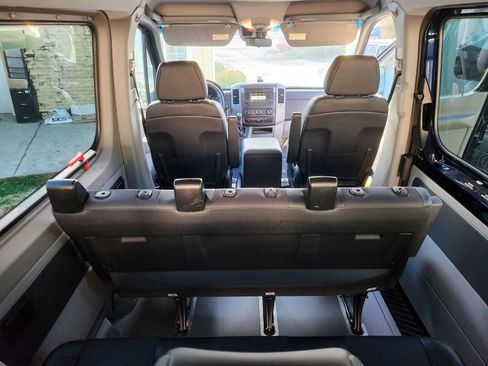 Used 2016 Mercedes-Benz Sprinter 2500 image 23