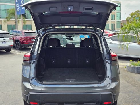 Used 2024 Nissan Rogue S FWD image 7