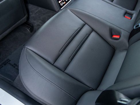 Certified 2023 Porsche Panamera image 43