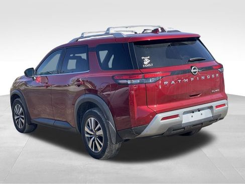 Certified 2022 Nissan Pathfinder SL image 4