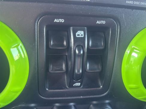 Used 2017 Jeep Wrangler Unlimited Sahara w/ Dual Top Group AWD/4WD image 36