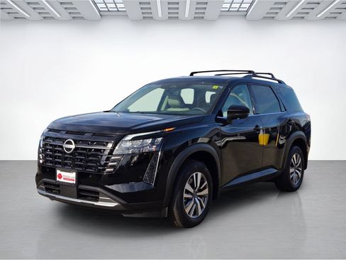 Certified 2026 Nissan Pathfinder SL AWD/4WD image 8