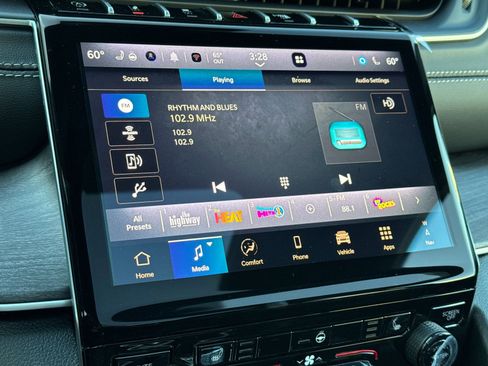 New 2025 Jeep Grand Cherokee L Limited image 19