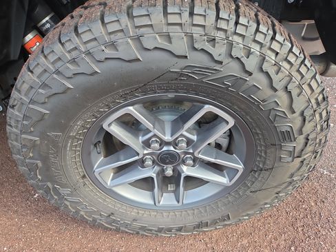 Used 2024 Jeep Gladiator Mojave image 11