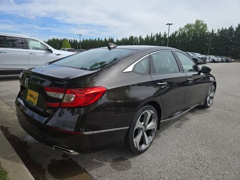 Used 2018 Honda Accord Touring image 6