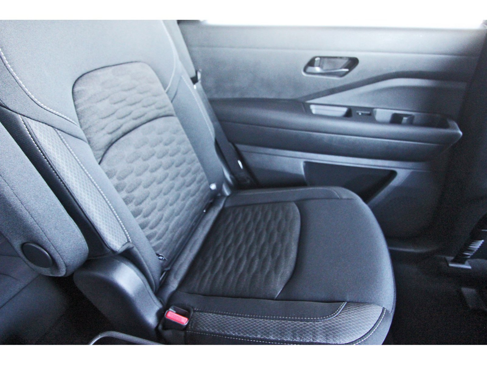 Certified 2025 Nissan Pathfinder SV w/ SV Premium Package FWD image 16