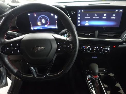 Used 2024 Chevrolet Trax RS w/ Driver Confidence Package image 11