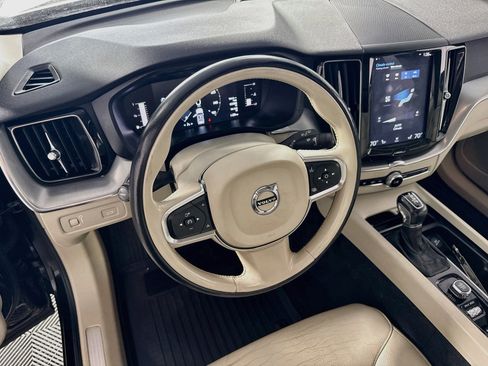 Used 2019 Volvo XC60 T5 Momentum w/ Premium Package AWD/4WD image 24