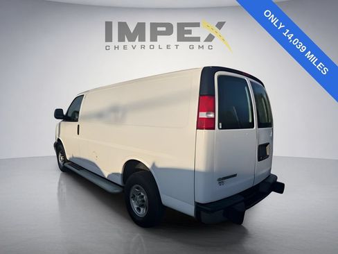 Used 2023 Chevrolet Express 2500 w/ Driver Convenience Package RWD image 3