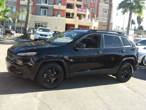 Used 2018 Jeep Cherokee Limited w/ High Altitude Package image 2
